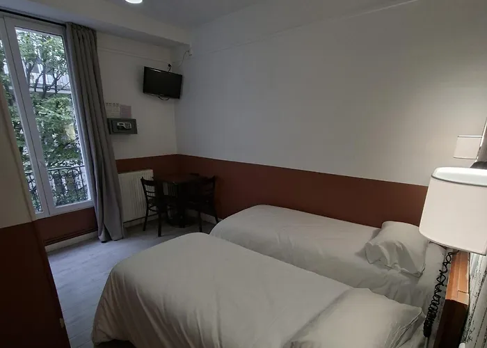 Caulaincourt Montmartre By Hiphophostels Paris